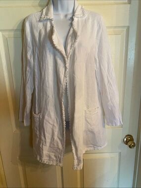 Lightweight White Open-Front  Jacket with Frayed Trim